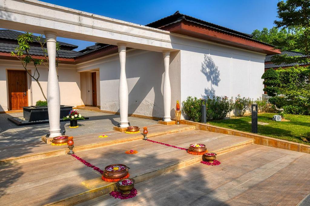 The Cabbana Resort & Spa Phagwāra Buitenkant foto