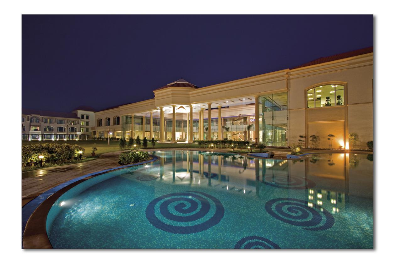 The Cabbana Resort & Spa Phagwāra Buitenkant foto